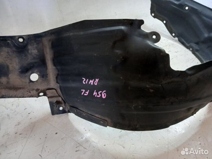 Подкрылок передний левый Nissan Liberty RM12 QR20