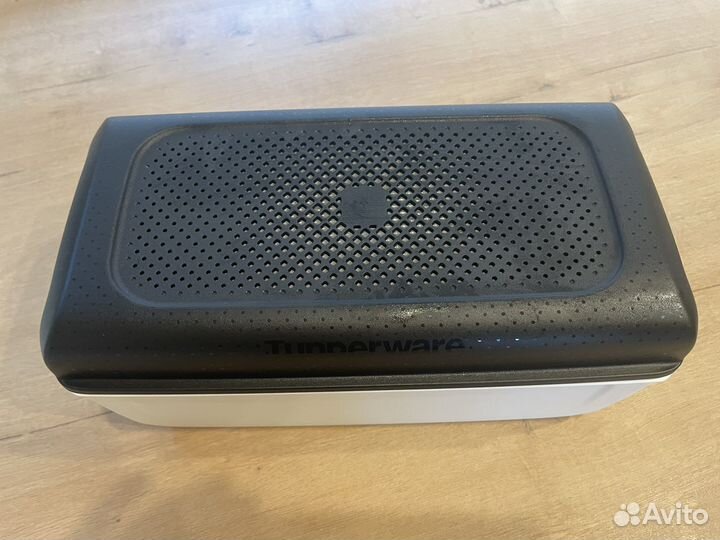 Хленица Tupperware