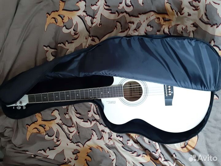 Акустическая гитара