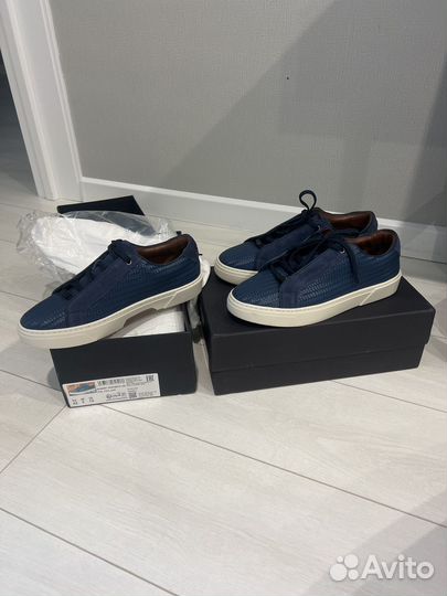 Кроссовки Boss новые