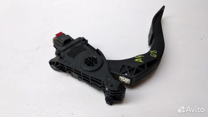 Педаль газа Audi A4 B8 2.0 2008