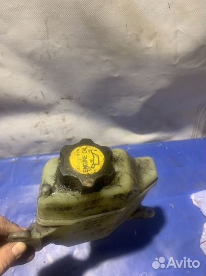 Бачок мысляный toyota eatima lucida