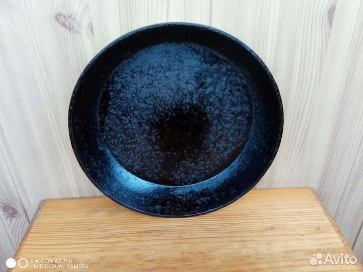 Сковороды и казан чугунные