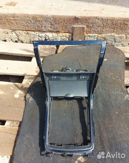 Консоль центральная, пепельница Мазда 6 gh рест