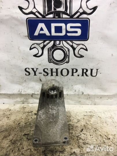 Кронштейн двигателя левый Ssangyong Kyron 1 D20DT