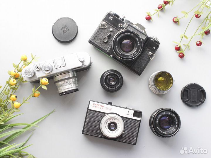 Зеркальный фотоаппарат с объективом