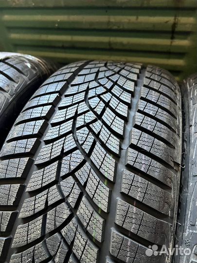 Goodyear UltraGrip Performance+ 225/45 R18