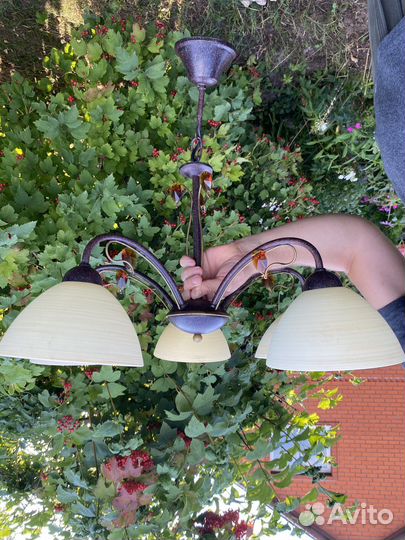 Люстра 5 плафонов изящная