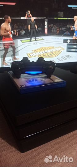 Sony PlayStation 4 pro 1tb + диск UFC