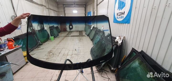 Лобовое стекло Audi q3