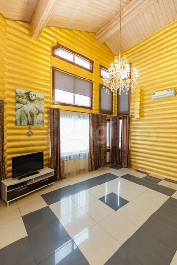 Коттедж 255 м² на участке 18 сот.