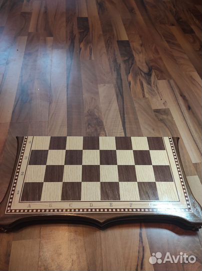 Шахматные доски и фигуры