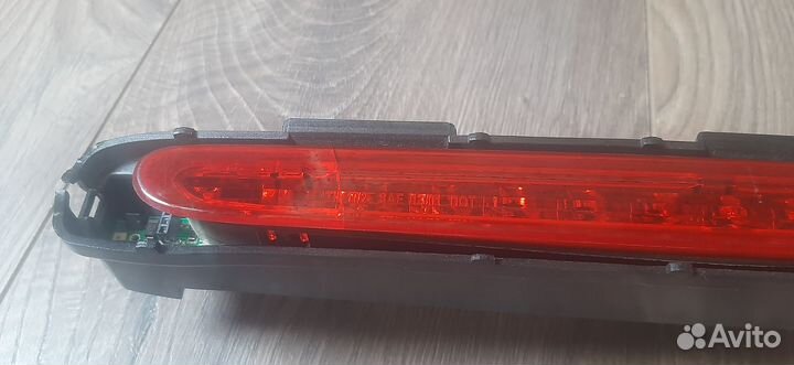 Стоп сигнал в крышку багажника Mercedes W211