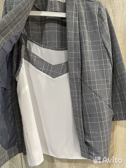 Гардироб из женской одежды 42,44