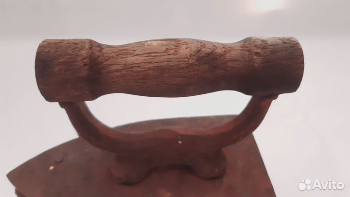 Утюг на углях старинный