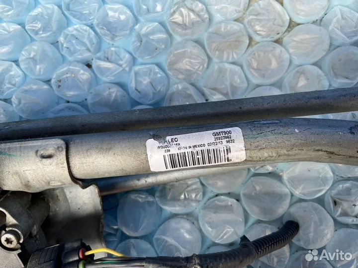 Трапеция стеклоочистителей Cadillac Escalade