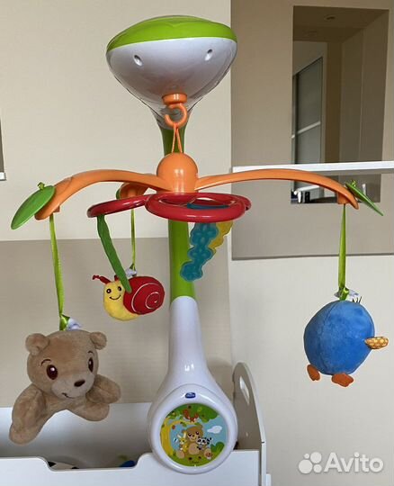 Электронный мобиль Chicco