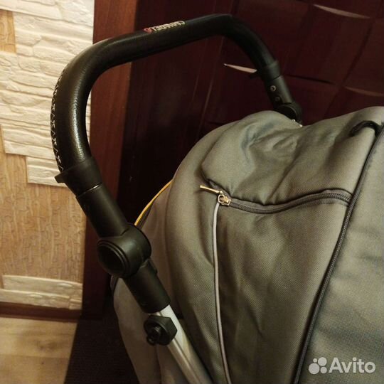 Коляска всесезонная