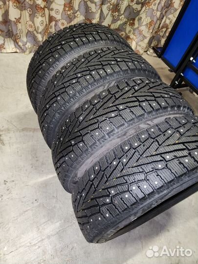 Roadstone Winguard WinSpike SUV 225/65 R17