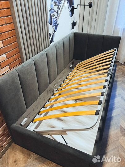 Кровать детская с подъемным механизмом