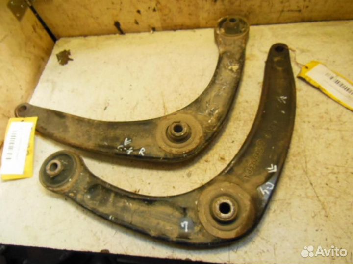 Рычаг передний правый Citroen C4