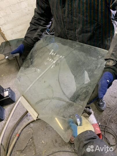 Заднее правое стекло Дэу Нексия