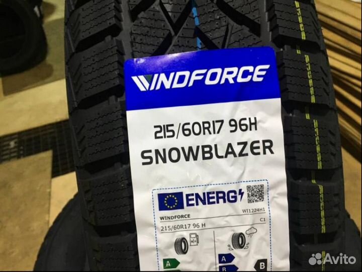 Windforce Snowblazer 215/60 R17 96H