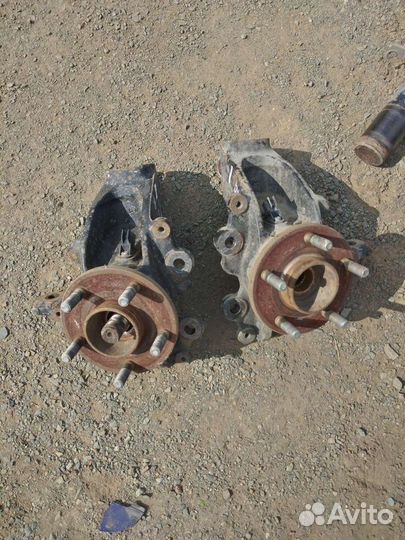 Форд фокус 3 поворотный кулак левый