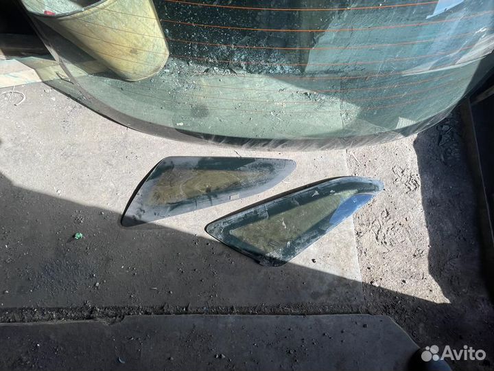 Форточки левая-правая ваз 2110