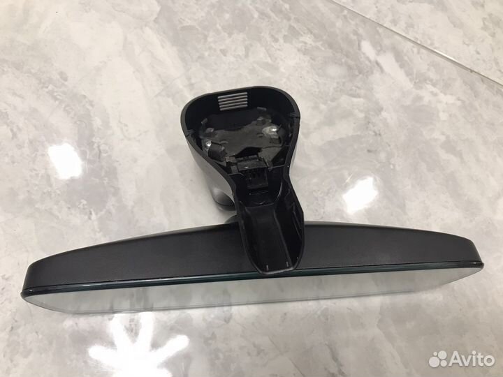 Безрамочное салонное зеркало Passat B8