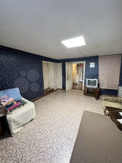 2-к. квартира, 77 м², 1/3 эт.