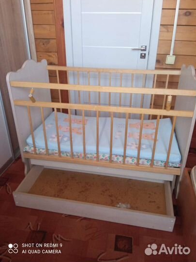 Детская кроватка маятник