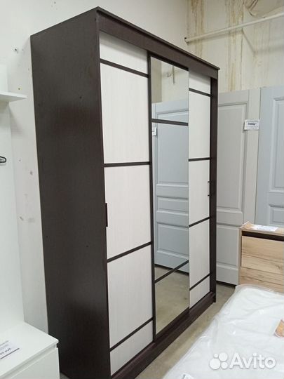 Шкаф купе трехстворчатый