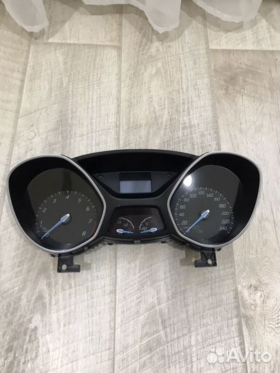 Ford Focus 3 приборная панель и г/у