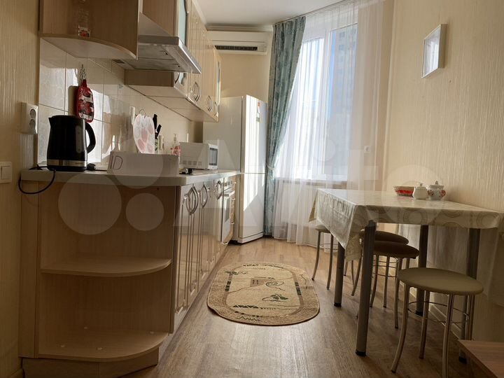 2-к. квартира, 54 м², 1/9 эт.