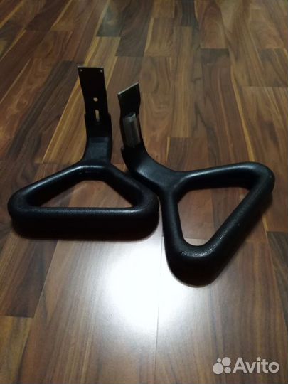 Подлокотники большие из прочного пластика