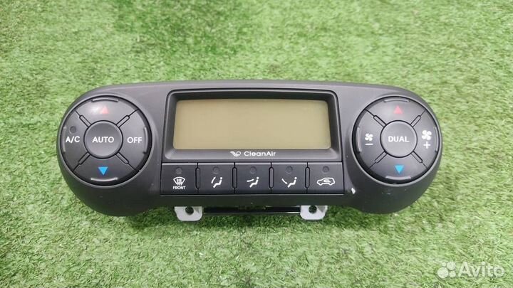 Панель управления отопителя Hyundai IX35 2011