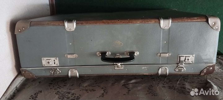 Чемодан старинный