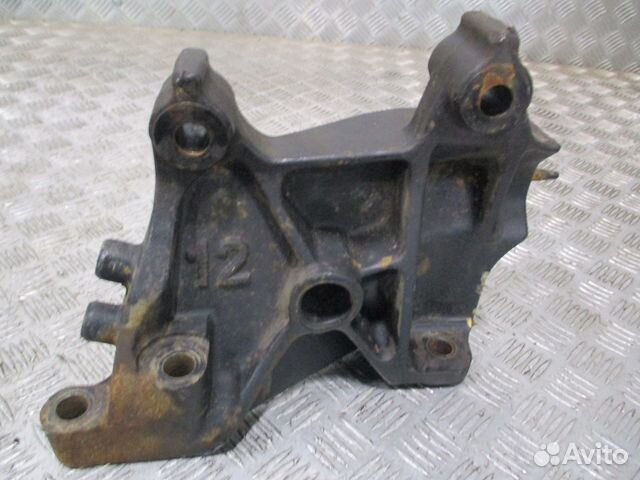 Кронштейн усилителя бампера правый Scania 1514912