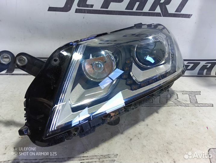 Фары передние Volkswagen Passat B7 1.4 caxa 2011