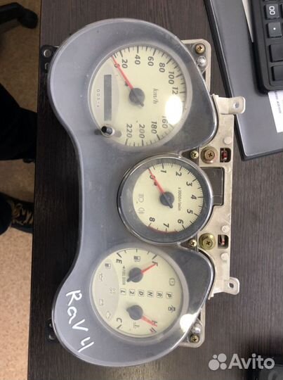 Панель приборов toyota rav 4 2001 год