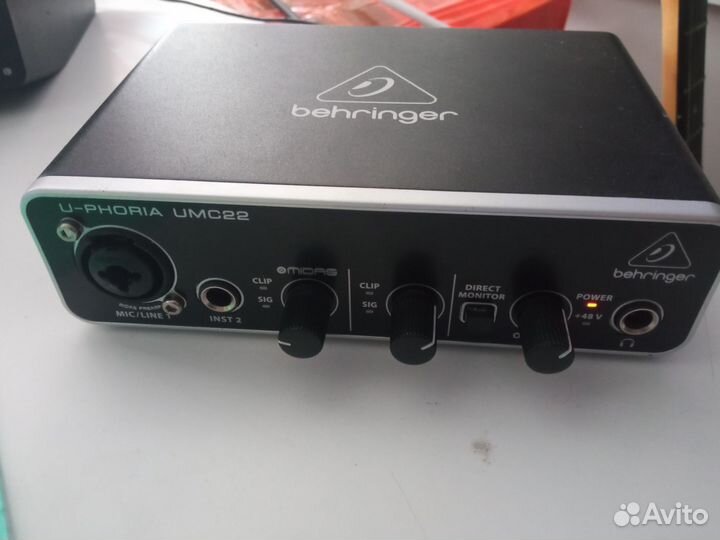 Звуковая карта behringer umc22