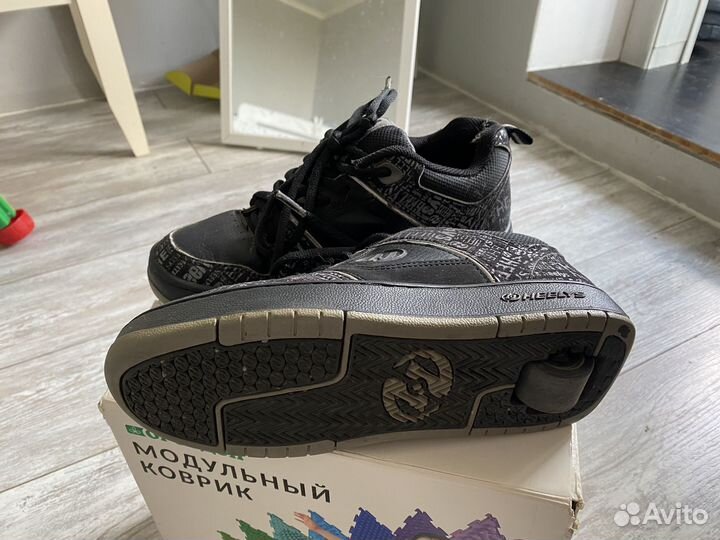Кроссовки на колесах heelys
