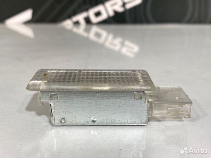 Плафон салона Volkswagen Touareg 7L AXQ/4 2006