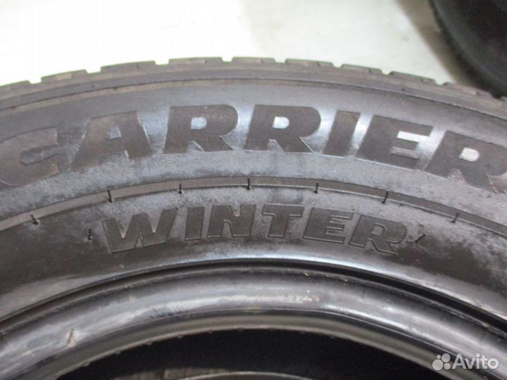 Pirelli Carrier Winter 215/70 R15C