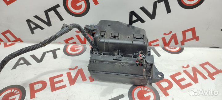 Блок предохранителей под капот Mitsubishi Airtrek