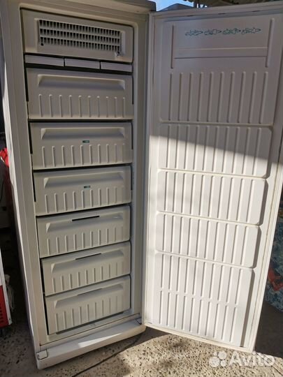 Морозильник, морозильная камера 260 л