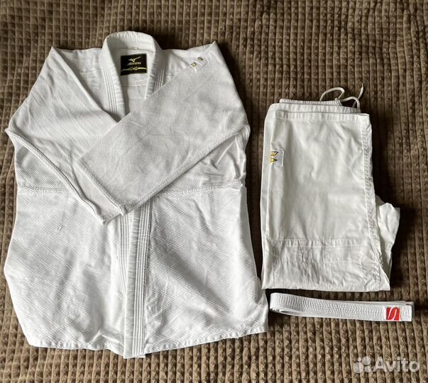 Кимоно для дзюдо Mizuno + пояс