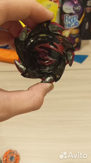 Бей блейды и запускалки