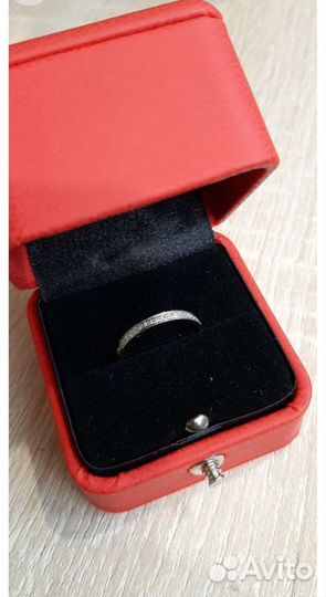 Золотое кольцо 17.5р с бриллиантами